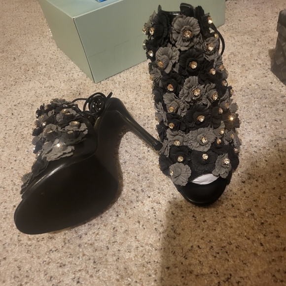 Beautiful shoes size 7 - Picture 4 of 5